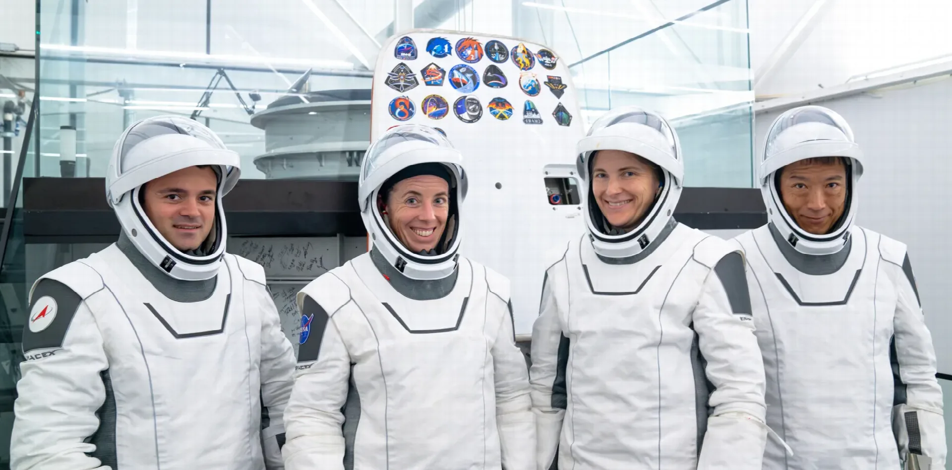 NASA сформувала міжнародний екіпаж місії SpaceX Crew-14
