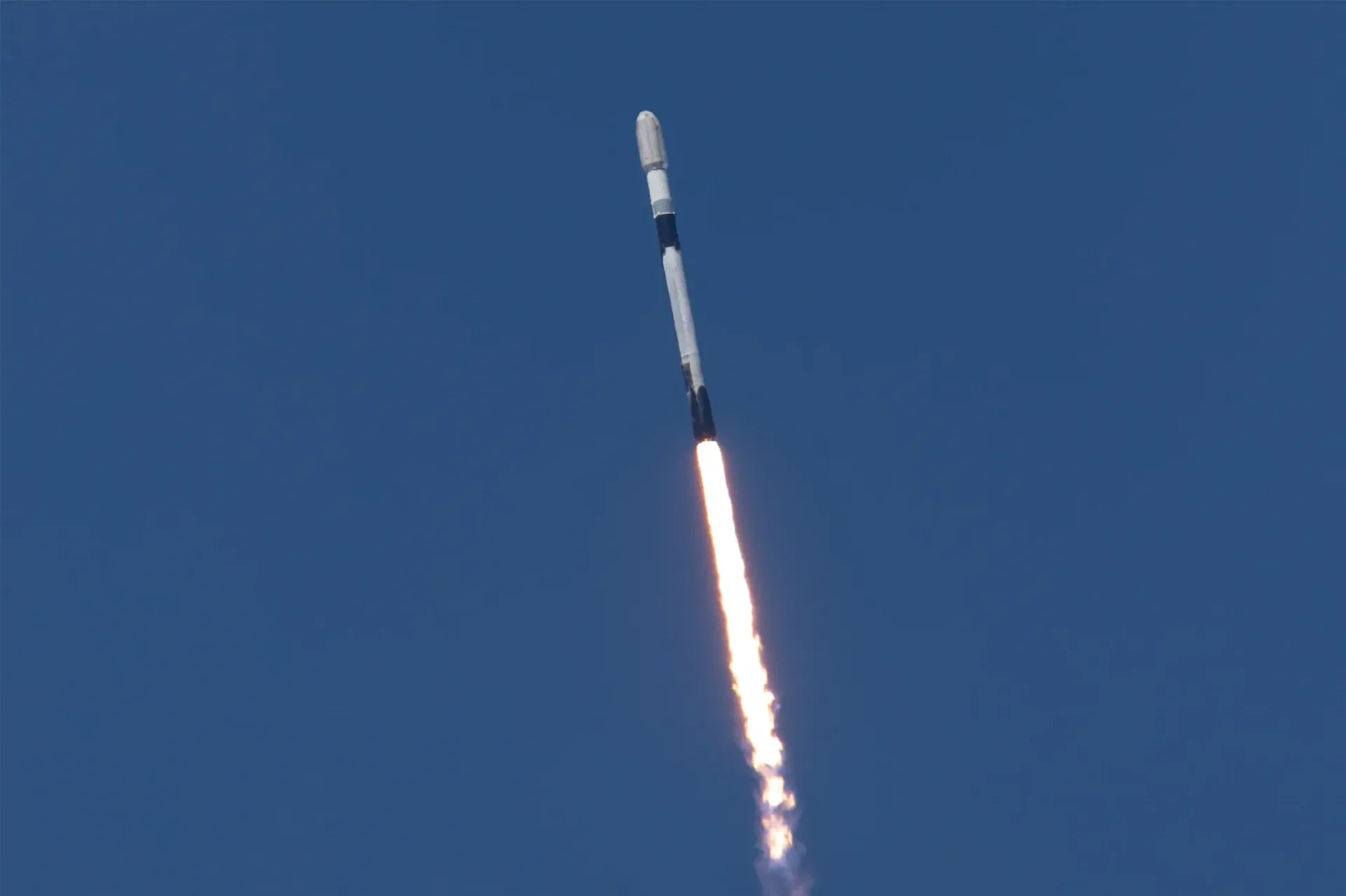 Три малі апарати NASA випробують нові двигуни, ультрафіолетову астрономію та інспекцію супутників