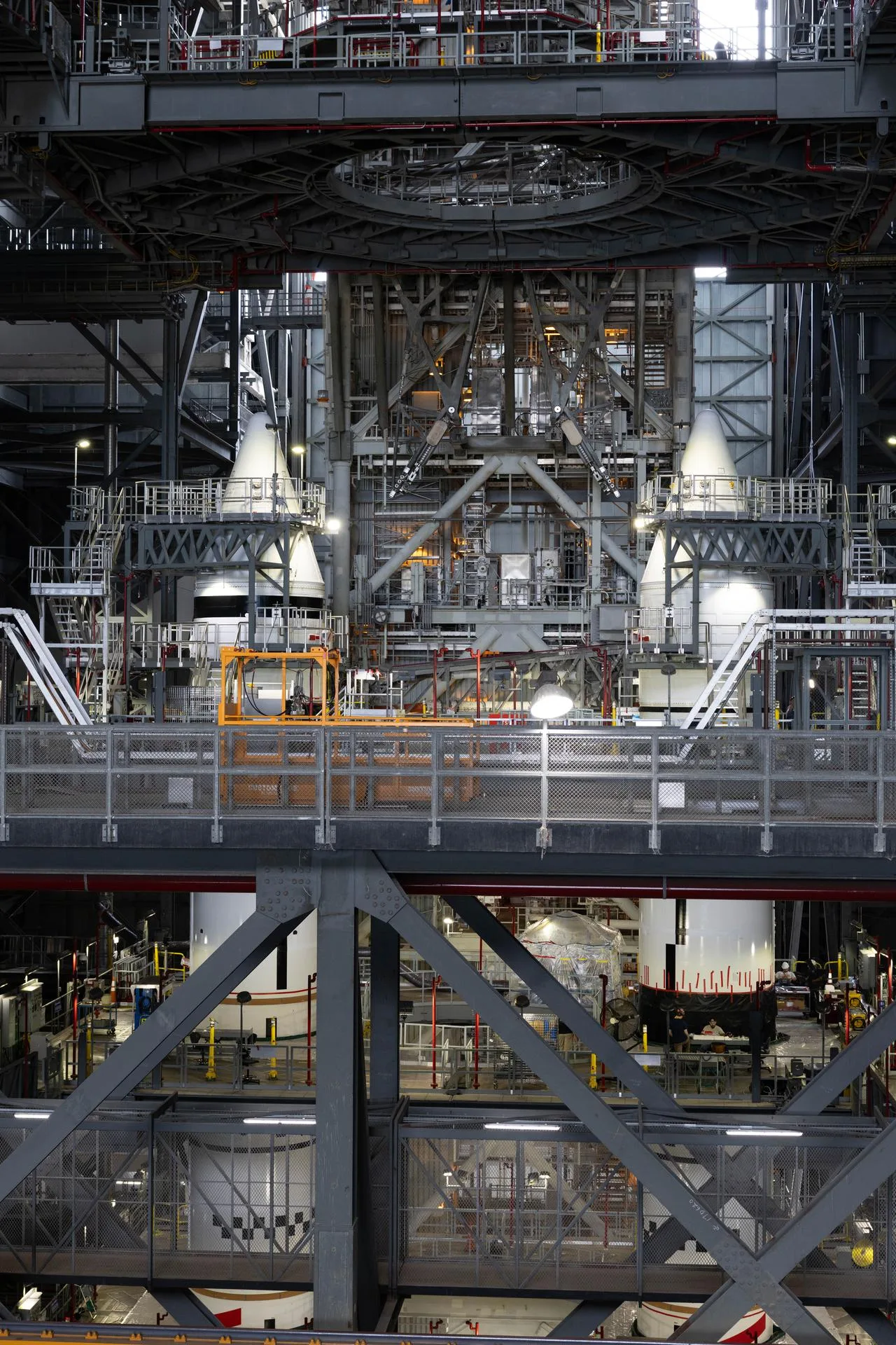 Artemіда III: NASA завершила складання прискорювачів і готує SLS до паливного тесту